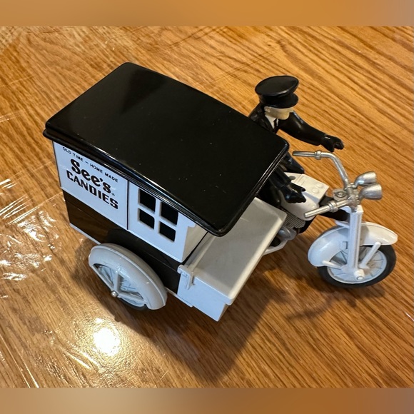 Vintage See's Candies Motorcycle Delivery Truck With Sidecar and Driver Diecast - Picture 10 of 11